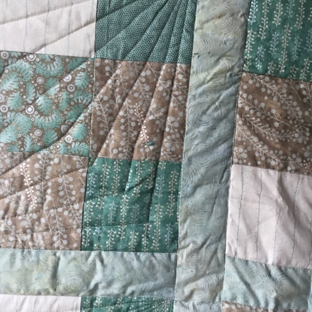 Handmade Quilt   - Picture 5 of 14
